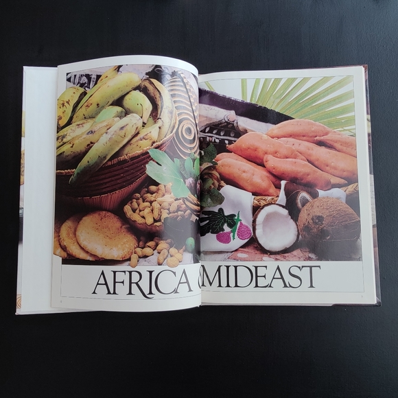 Vintage 90s | The Avon International Cookbook | recipes from reps 🌎 worldwide - Picture 3 of 16